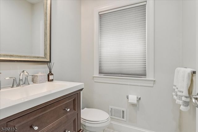 11 Ridge Pl, Wayne Twp., NJ 07470