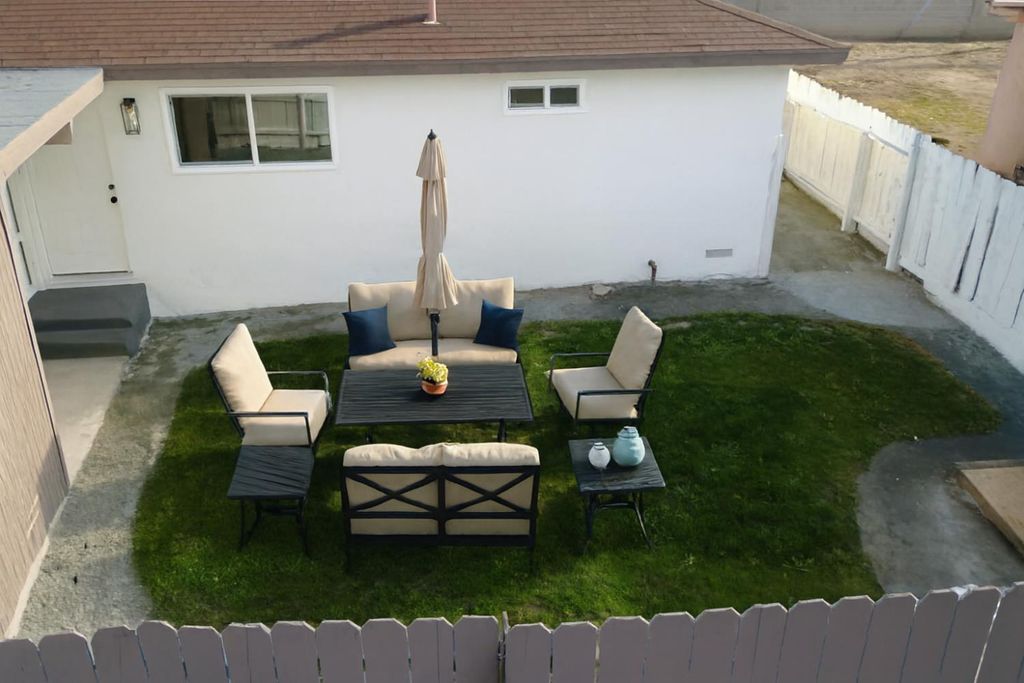 Image 12 of property listing at 4264 Holt, Fresno, CA 93705