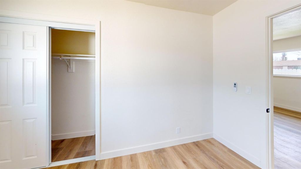 Image 19 of property listing at 4264 Holt, Fresno, CA 93705