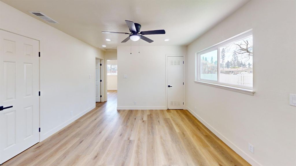 Image 25 of property listing at 4264 Holt, Fresno, CA 93705