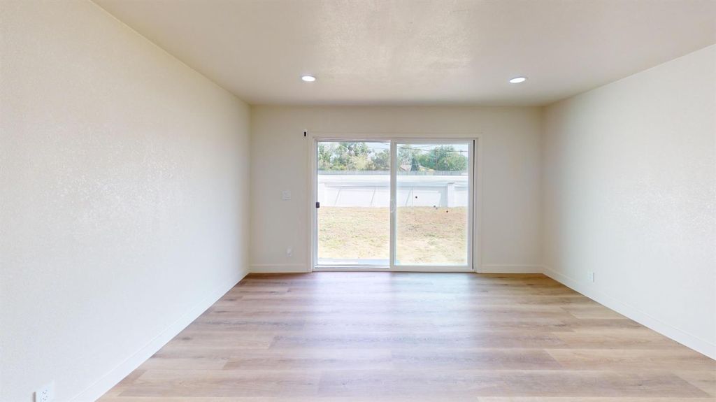 Image 26 of property listing at 4264 Holt, Fresno, CA 93705