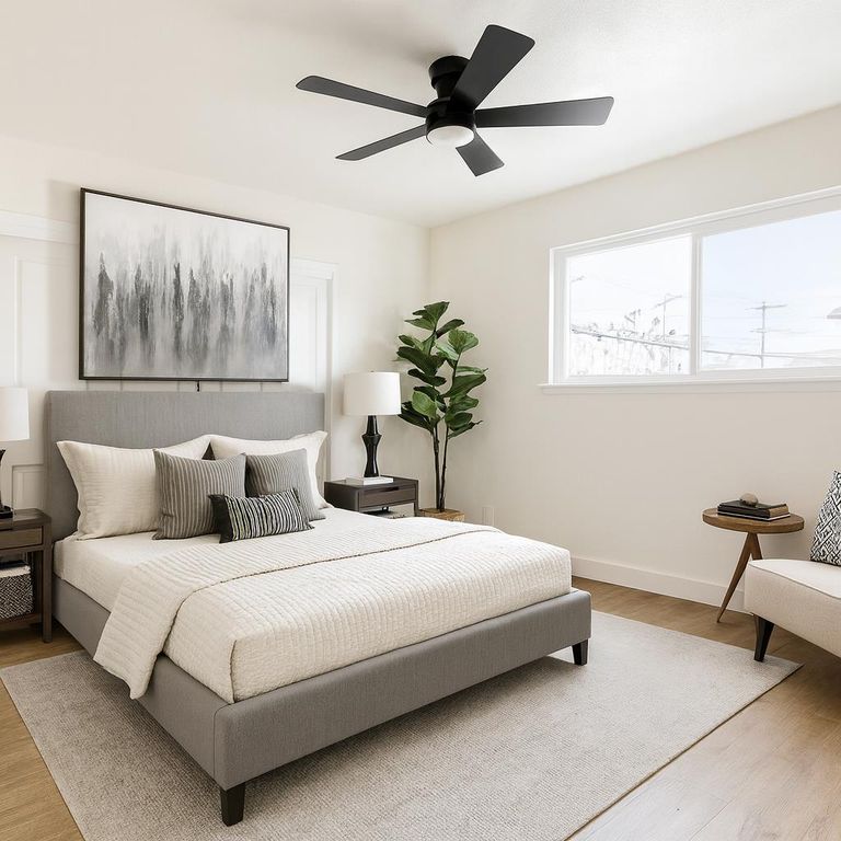 Image 7 of property listing at 4264 Holt, Fresno, CA 93705