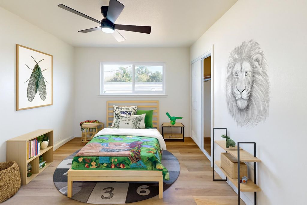 Image 8 of property listing at 4264 Holt, Fresno, CA 93705