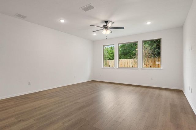 270 Pale Horse BND, Buda, TX 78610