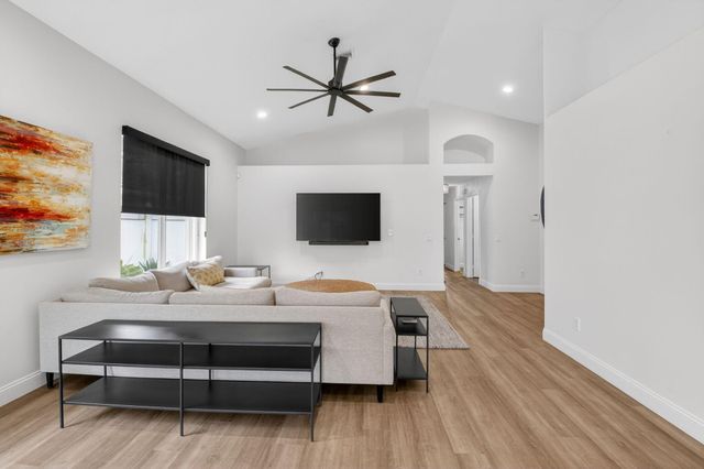 7440 W Mercada Way, Delray Beach, FL 33446