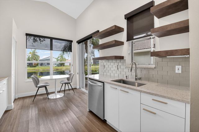 7440 W Mercada Way, Delray Beach, FL 33446