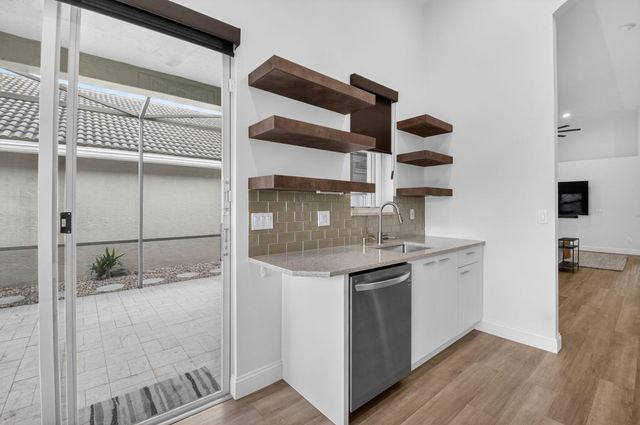 7440 W Mercada Way, Delray Beach, FL 33446