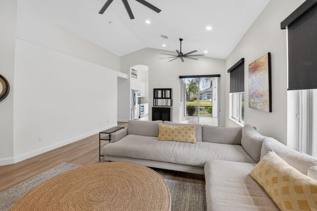 7440 W Mercada Way, Delray Beach, FL 33446