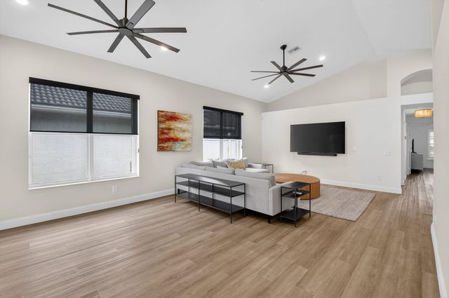 7440 W Mercada Way, Delray Beach, FL 33446