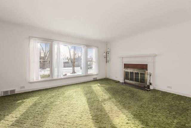 7340 W Keeney Street, Niles, IL 60714