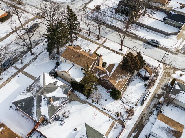 7340 W Keeney Street, Niles, IL 60714