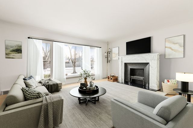 7340 W Keeney Street, Niles, IL 60714