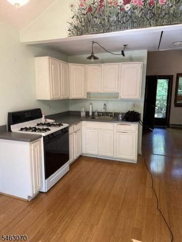 21 Gorge Dr, Wanaque Boro, NJ 07420