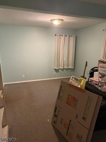 21 Gorge Dr, Wanaque Boro, NJ 07420