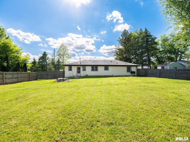 611 WOODLAND Trail, Washington, IL 61571