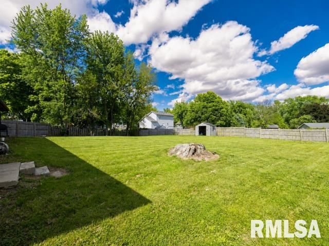 611 WOODLAND Trail, Washington, IL 61571