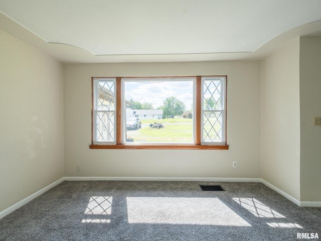 611 WOODLAND Trail, Washington, IL 61571