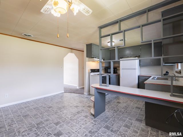 611 WOODLAND Trail, Washington, IL 61571