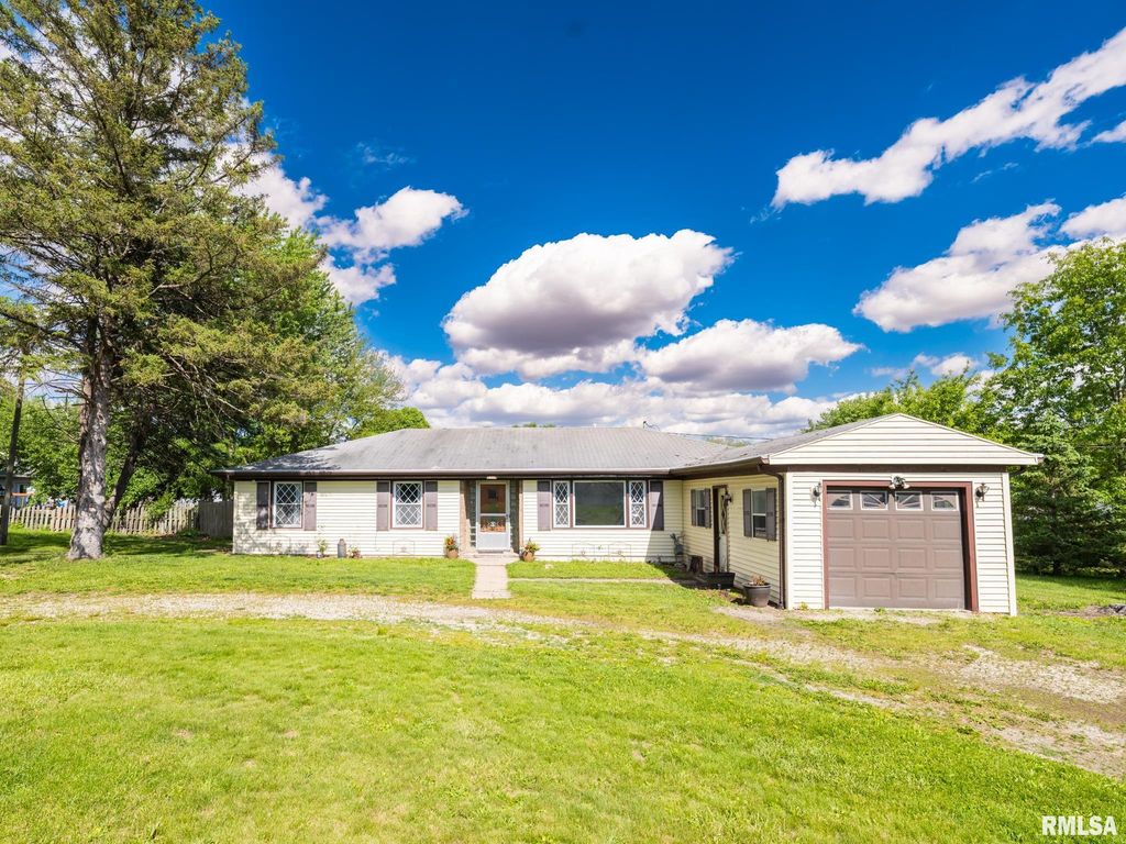 611 WOODLAND Trail, Washington, IL 61571