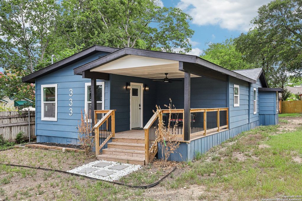 333 S Mesquite, New Braunfels, TX 78130
