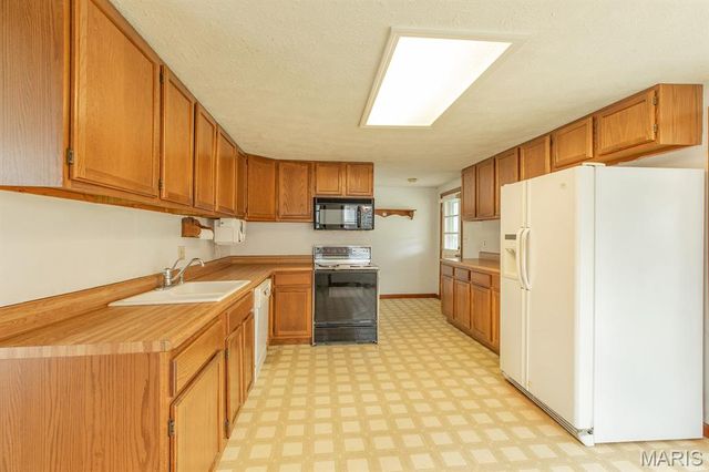 116 W Corbin Street, Bethalto, IL 62010