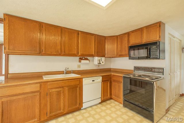 116 W Corbin Street, Bethalto, IL 62010