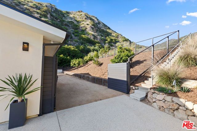 30607 La Sonora Drive, Malibu, CA 90265