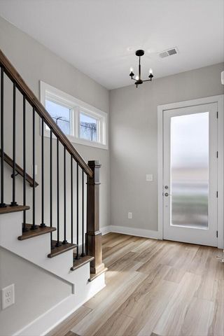 825 Burnside Place, Chattanooga, TN 37408