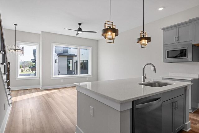 825 Burnside Place, Chattanooga, TN 37408