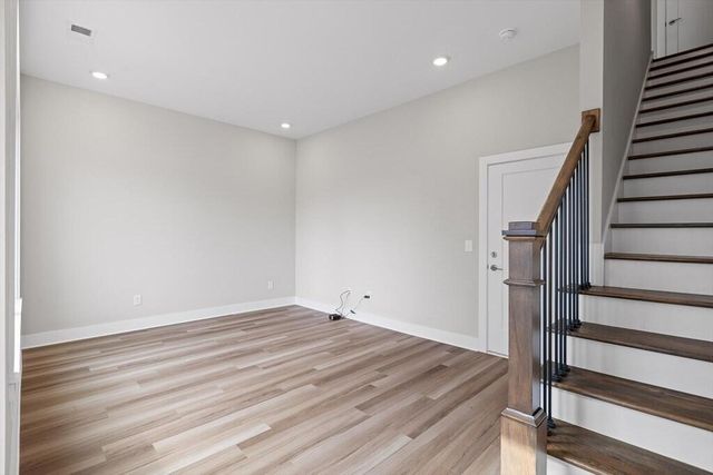 825 Burnside Place, Chattanooga, TN 37408