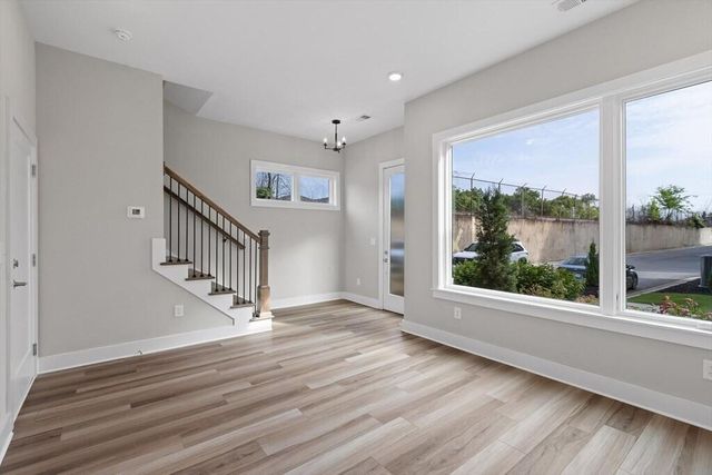 825 Burnside Place, Chattanooga, TN 37408