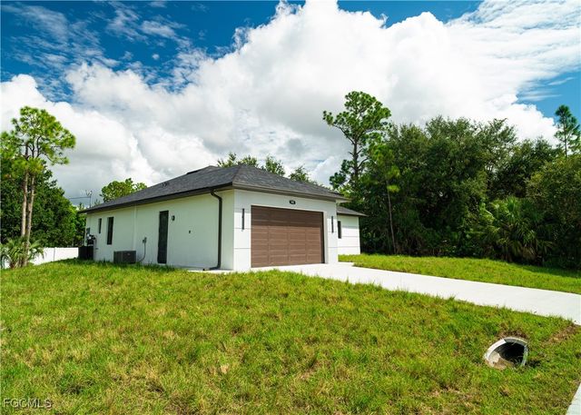 905 E 6th ST, Lehigh Acres, FL 33972