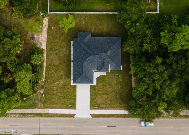905 E 6th ST, Lehigh Acres, FL 33972