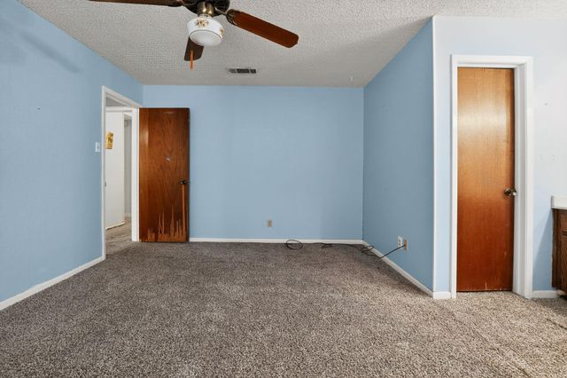 324 McClendon DR, Elgin, TX 78621