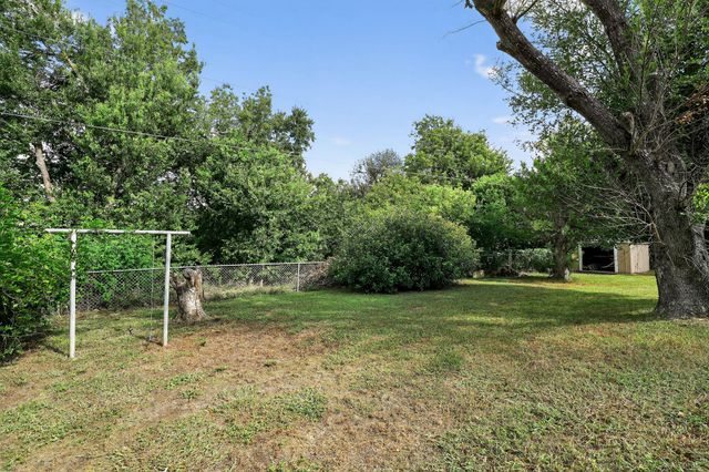 324 McClendon DR, Elgin, TX 78621