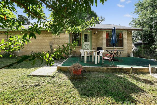 324 McClendon DR, Elgin, TX 78621