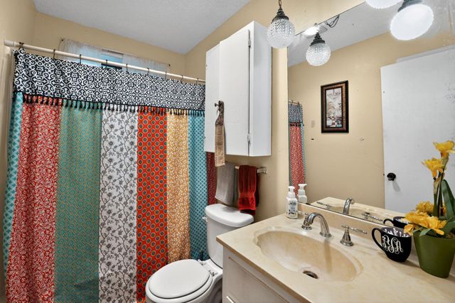 324 McClendon DR, Elgin, TX 78621