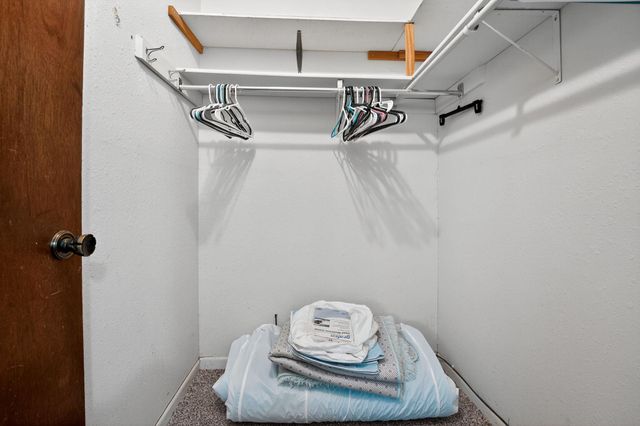 324 McClendon DR, Elgin, TX 78621