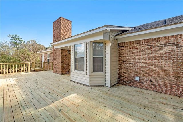 8680 Dutchman Woods Drive, Mobile, AL 36695