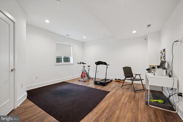 6715 CINNAMINSON CT, Philadelphia, PA 19128