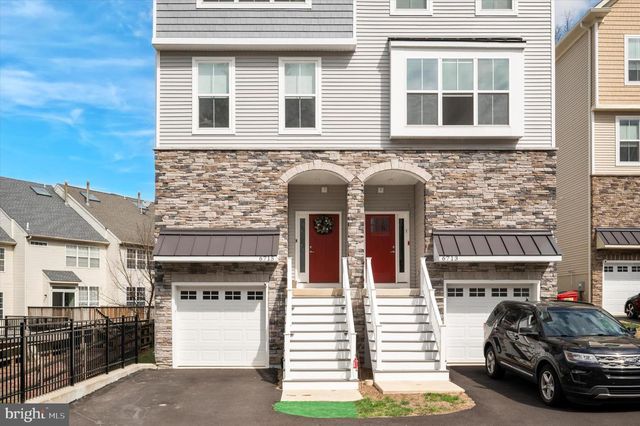 6715 CINNAMINSON CT, Philadelphia, PA 19128