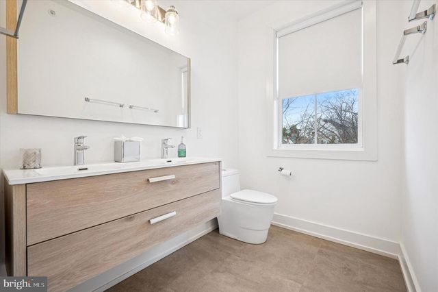 6715 CINNAMINSON CT, Philadelphia, PA 19128