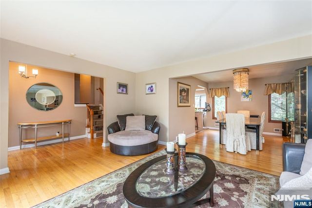 9 Terrace Road, Wayne, NJ 07470