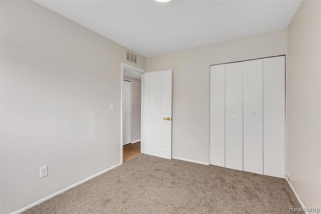 8694 Maxwell Avenue, Warren, MI 48089