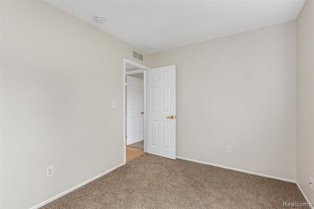 8694 Maxwell Avenue, Warren, MI 48089