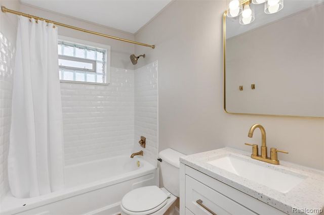 8694 Maxwell Avenue, Warren, MI 48089