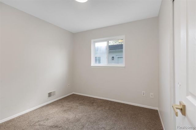 8694 Maxwell Avenue, Warren, MI 48089