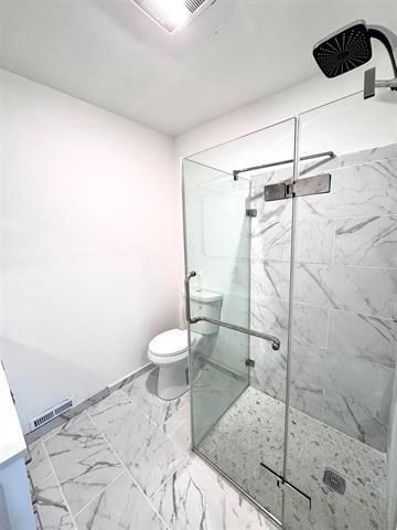 734 W Hollis St, Nashua, NH 03062