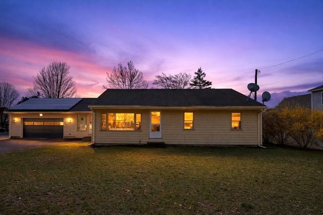 734 W Hollis St, Nashua, NH 03062