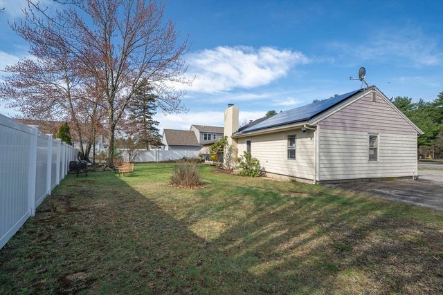 734 W Hollis St, Nashua, NH 03062